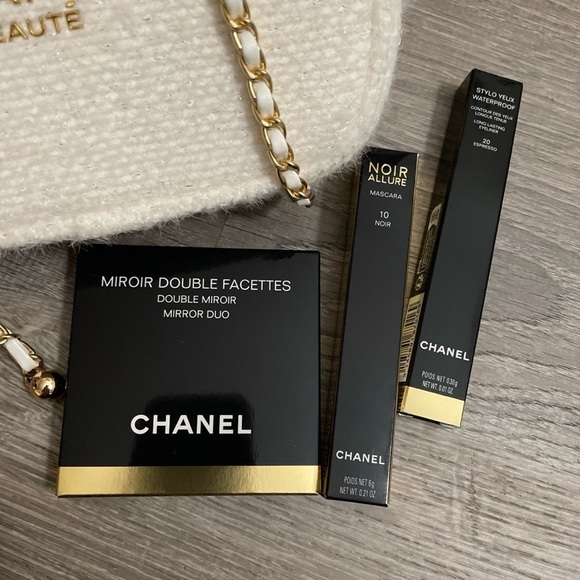 Makeup Set with Pouch - Picture 3 of 8